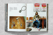 Load image into Gallery viewer, Ice Cold. A Hip-Hop Jewelry History (German, French, English)