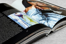 Load image into Gallery viewer, Ice Cold. A Hip-Hop Jewelry History (German, French, English)