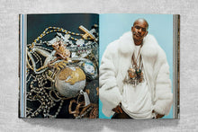 Load image into Gallery viewer, Ice Cold. A Hip-Hop Jewelry History (German, French, English)
